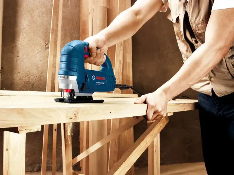 Bosch GST 8000 E Dekupaj Testere 710W