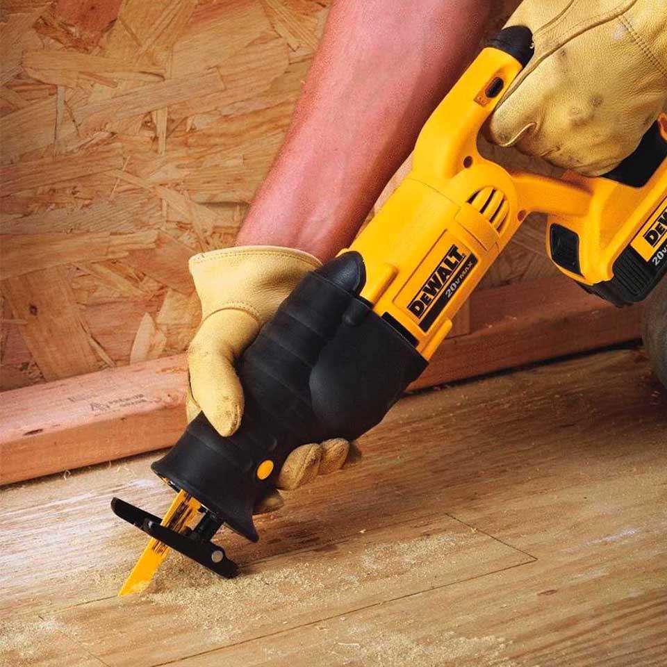 Dewalt DCS380N Aküsüz Tilki Kuyruğu Testere 18V